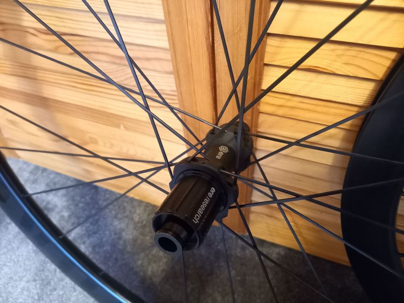 Silniční aero Carbonová kola ERE omnia CLR 45, tubeless ready, 1582g, jako nová