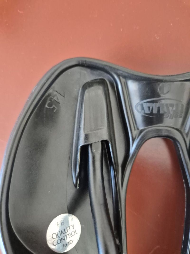 Prodám sedlo Selle Italia 145