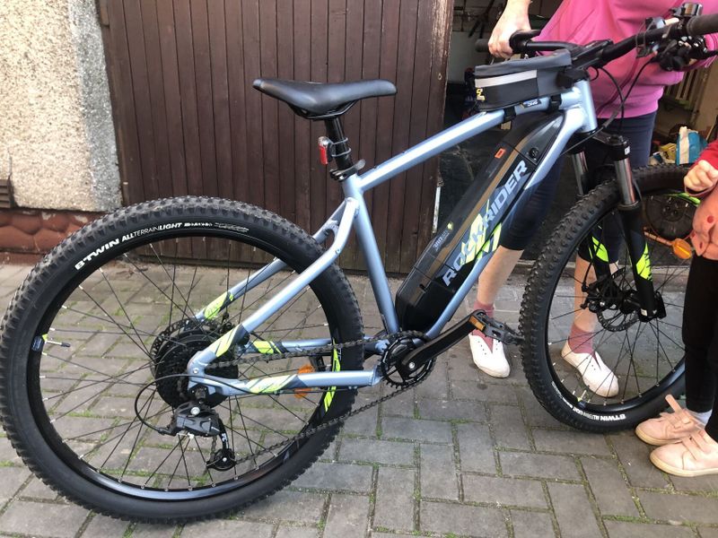 Horské elektrokolo Rockrider e st 100