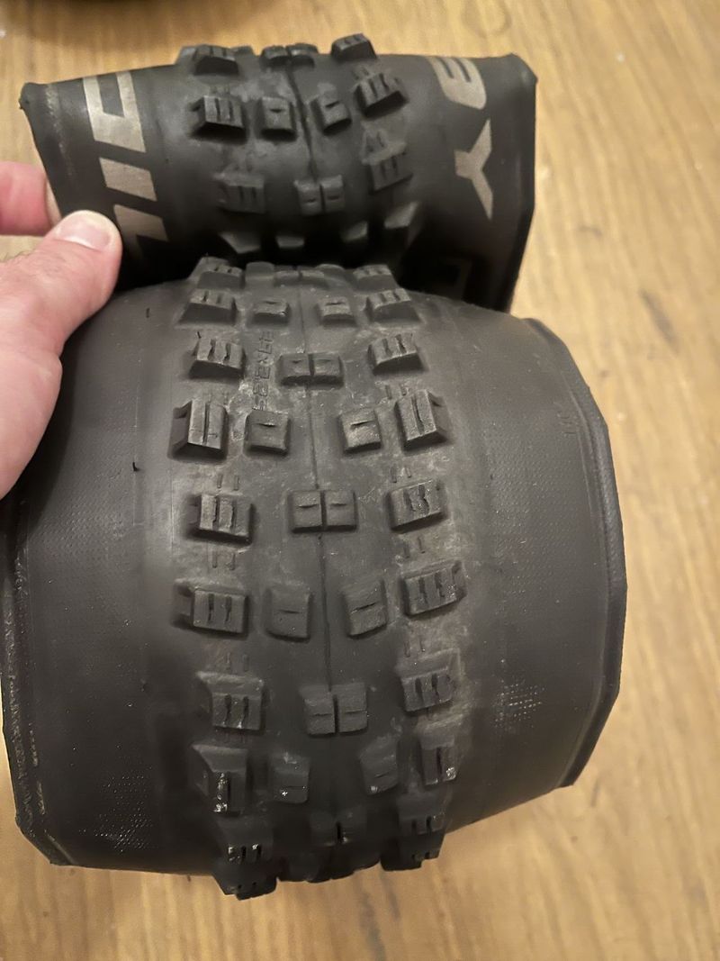 Pláště Schwalbe