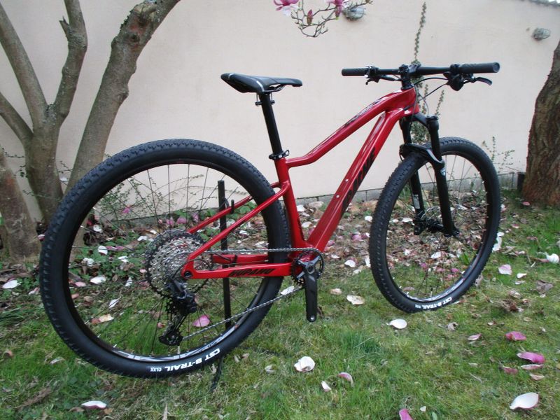 Nové 29" karbonové kolo na rámu Apache Hupahu 15", Deore 1x12, vzduch. vidlice Manitou Markhor