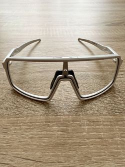 Oakley Sutro Matte White / Clear Photochromic