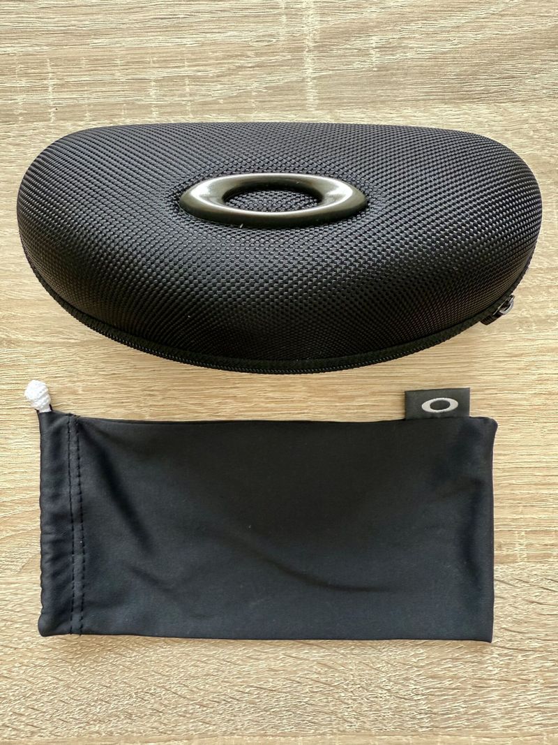 Oakley Sutro Matte White / Clear Photochromic