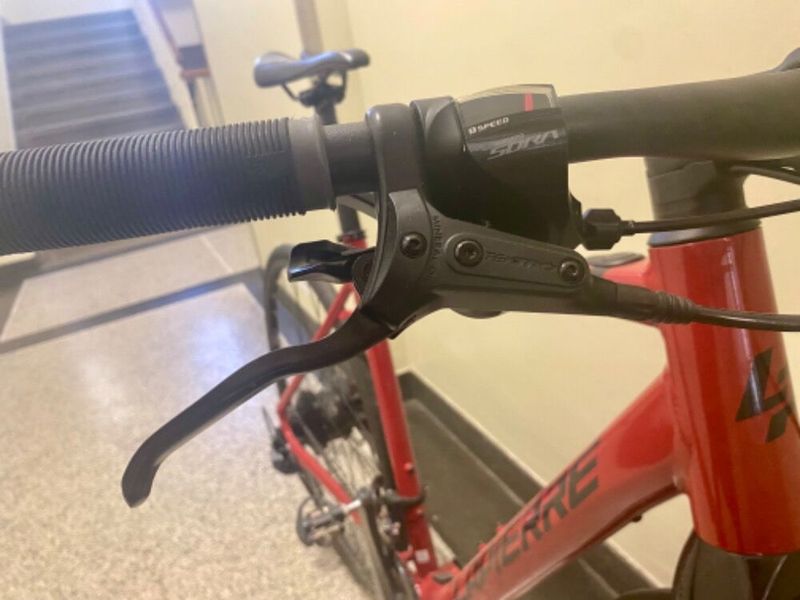 Silniční elektrokolo LAPIERRE E-Sensium 2.2 2023