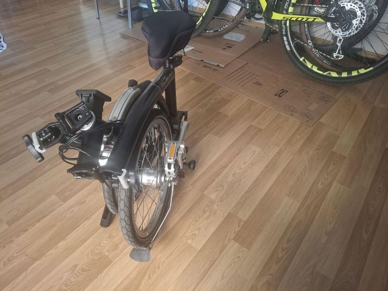 Skládací kolo Brompton C Line jednobarevné black edice