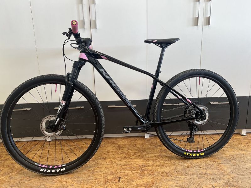 Kross level 10.0 lady