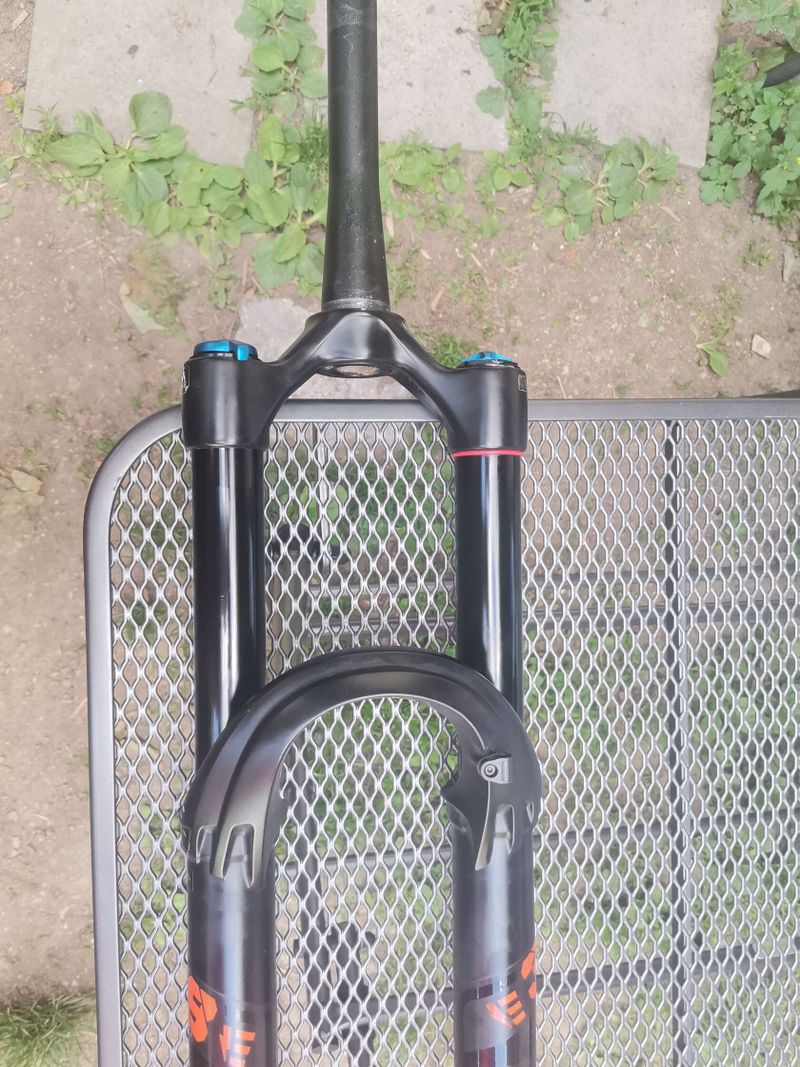 Fox 38 Performance 180 mm 29"