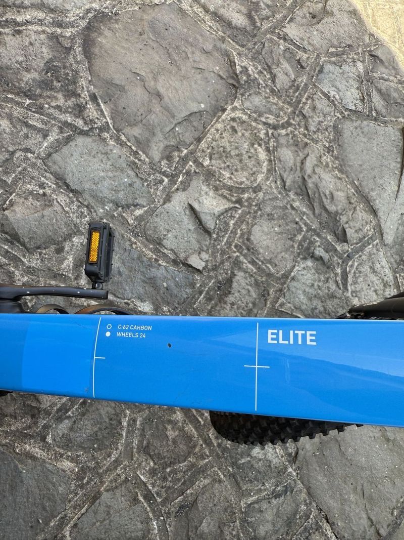 Cube Elite 240 C:62 carbon'n'blue'n'red