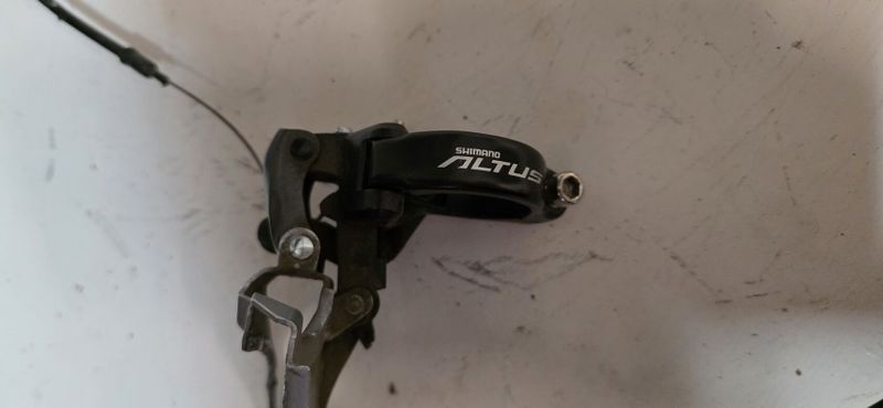 Přesmykač shimano altus