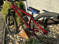 Prodám NS bike Movement z2 bylo 3x na pumptracku a 1 na dirtových skocích ke vpodstatě úplně nové. 