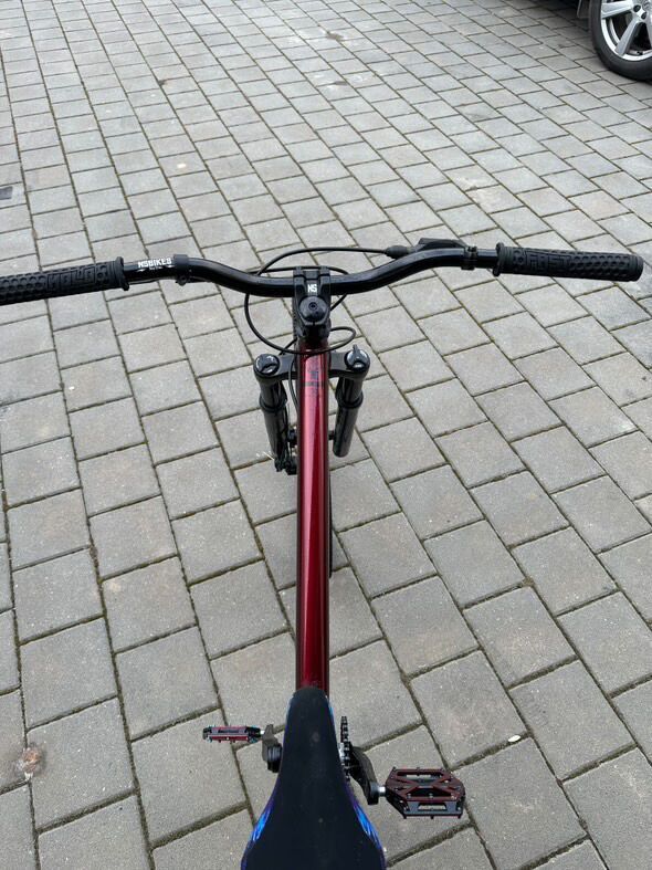 Prodám NS bike Movement z2 bylo 3x na pumptracku a 1 na dirtových skocích ke vpodstatě úplně nové. 