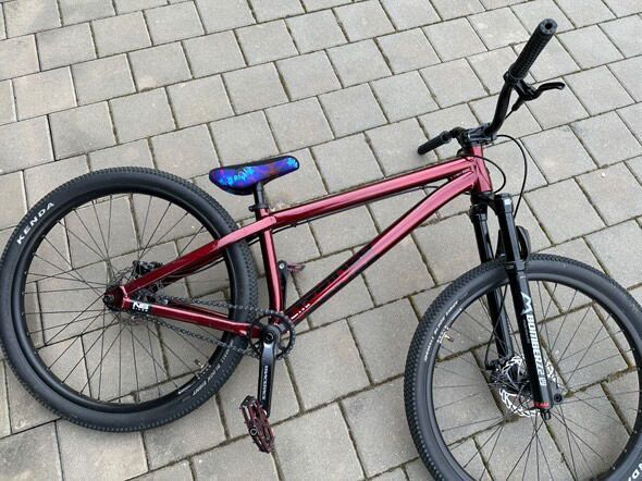 Prodám NS bike Movement z2 bylo 3x na pumptracku a 1 na dirtových skocích ke vpodstatě úplně nové. 