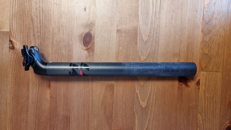 Sedlovka ITM KERO karbon 31,6mm 350mm