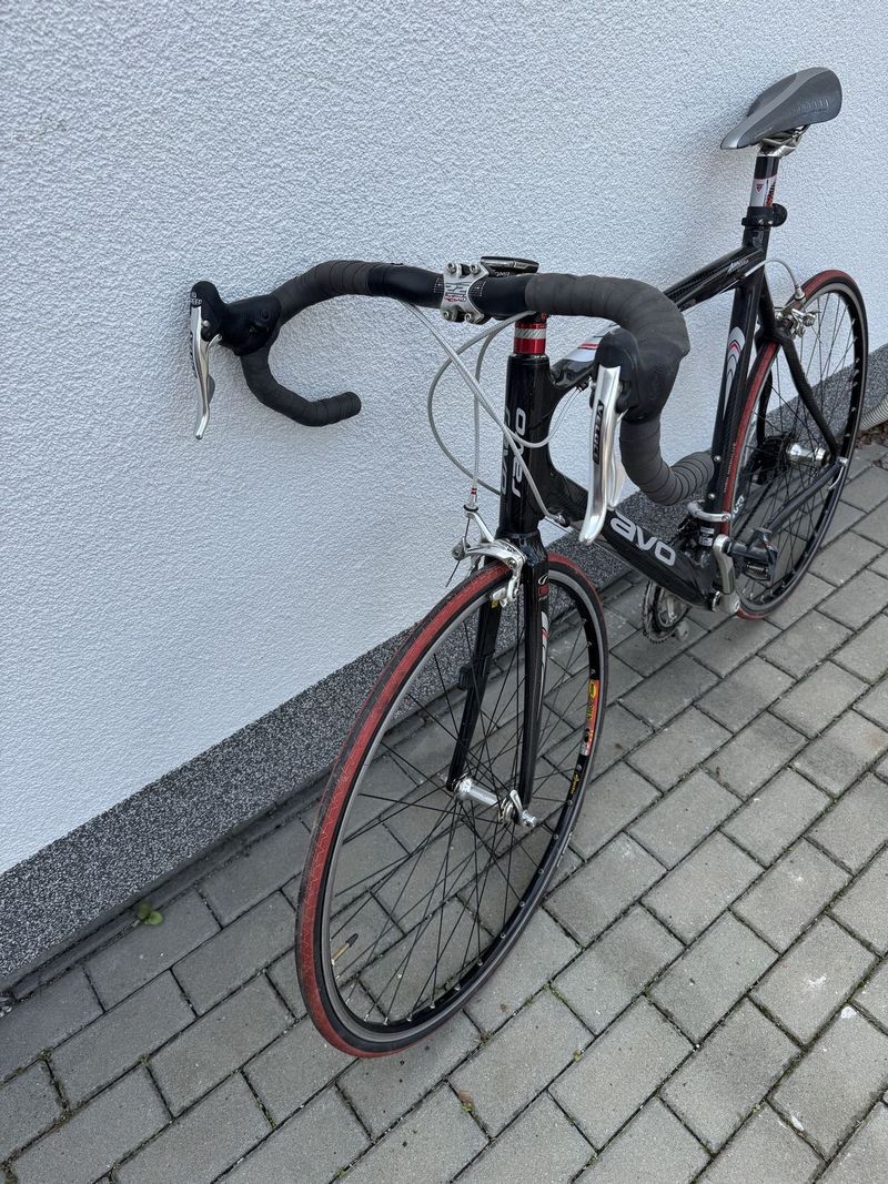 Silniční kolo Ravo Allegro – Karbonový rám