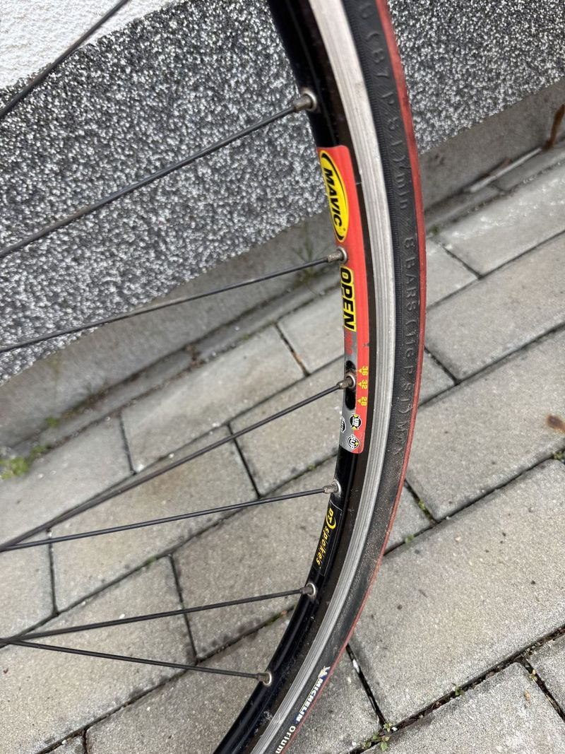 Silniční kolo Ravo Allegro – Karbonový rám