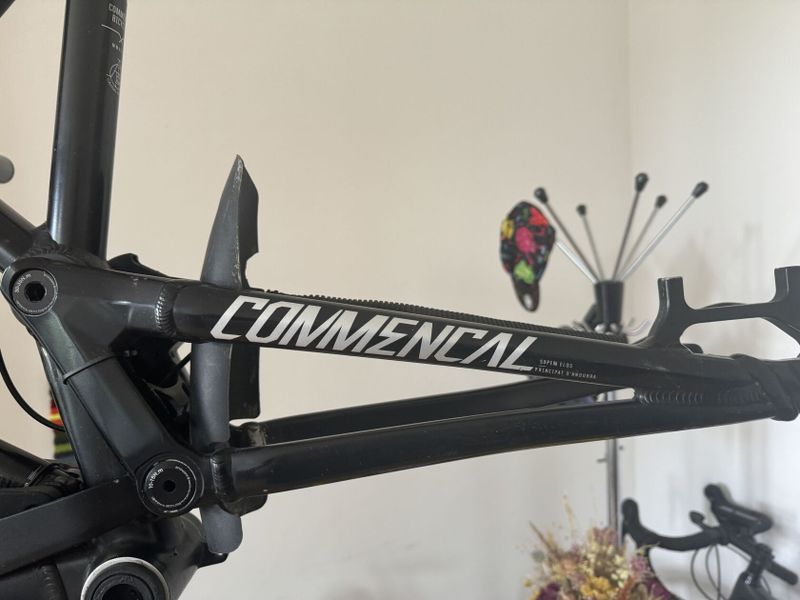 Commencal Supreme SX + Rock Shox Super Deluxe RC3