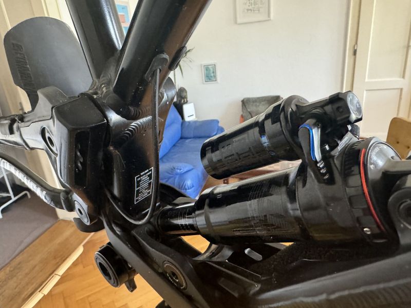 Commencal Supreme SX + Rock Shox Super Deluxe RC3