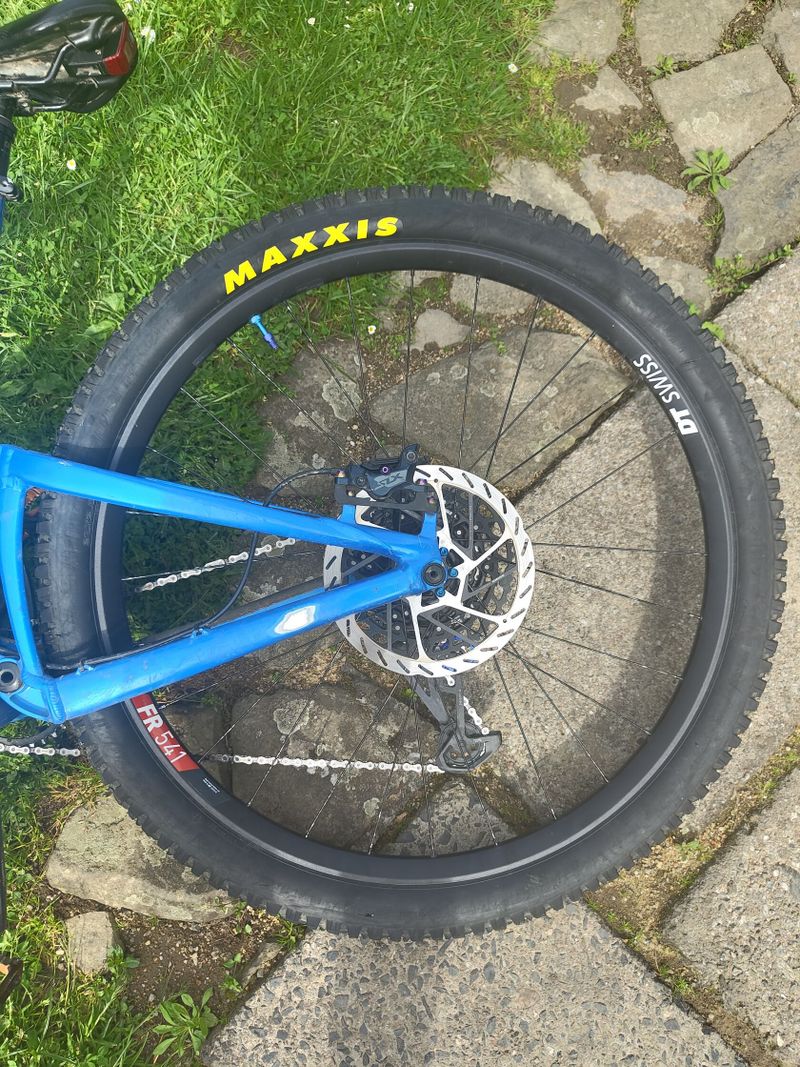 Celoodpružené kolo Giant trance x