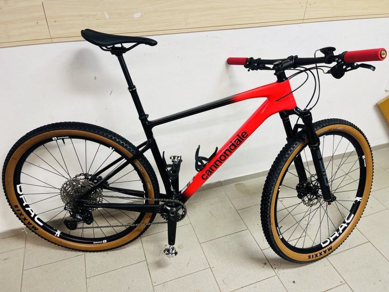 Cannondale Scalpel Carbon 4 (L), karbonové výplety D.R.A.C., teleskopická sedlovka