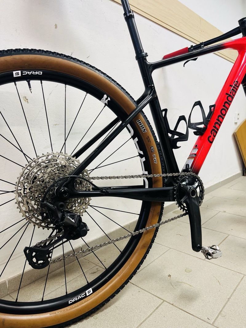 Cannondale Scalpel Carbon 4 (L), karbonové výplety D.R.A.C., teleskopická sedlovka