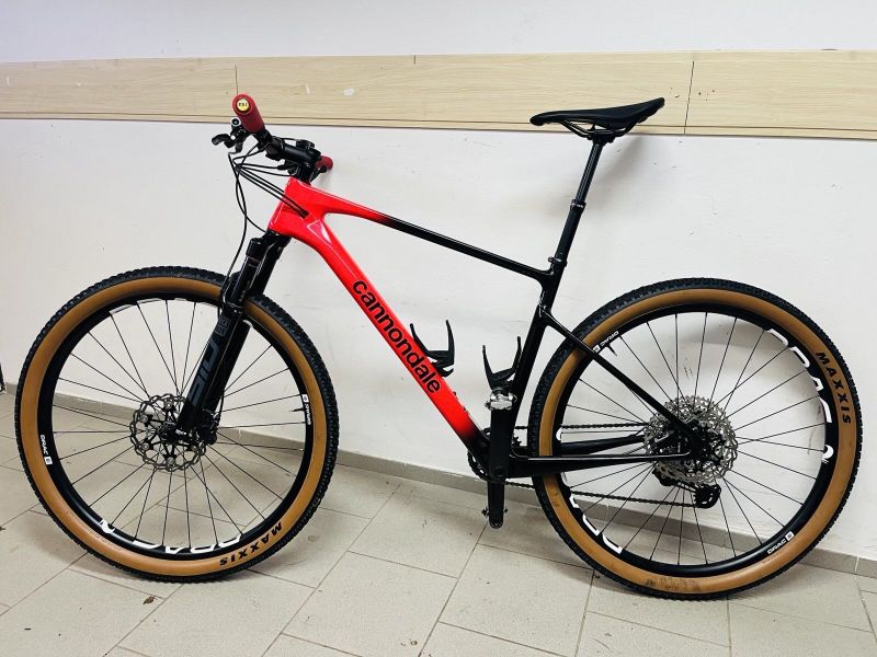 Cannondale Scalpel Carbon 4 (L), karbonové výplety D.R.A.C., teleskopická sedlovka