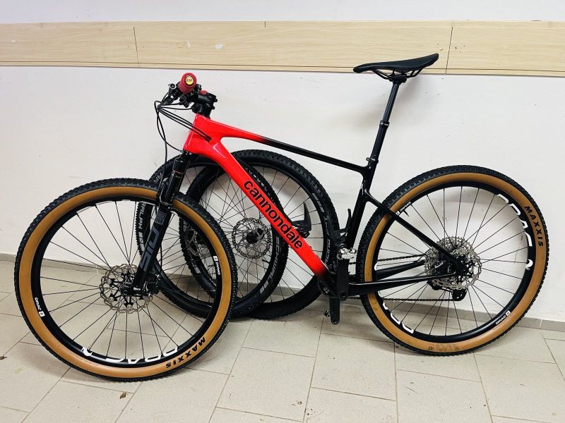 Cannondale Scalpel Carbon 4 (L), karbonové výplety D.R.A.C., teleskopická sedlovka