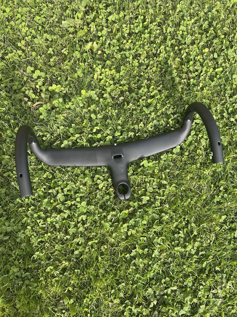 Nová řidítka Specialized Roval Ripide Cockpit