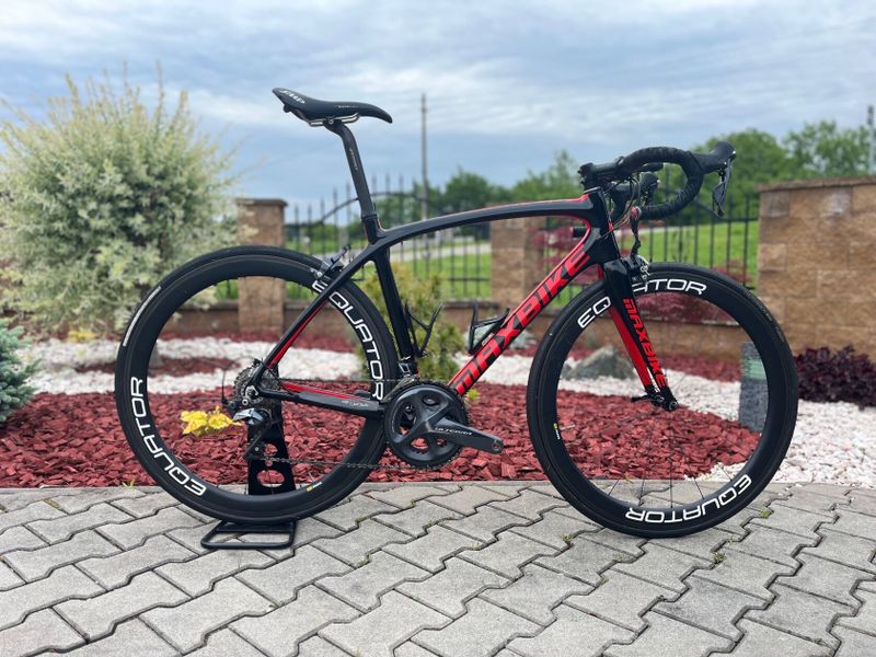 Závodní karbonové silniční kolo MAXBIKE Aravis 2019
