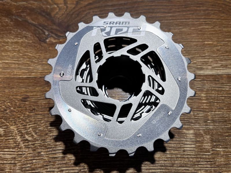 nová kazeta SRAM RED XG-1190, počet zubů 11/26
