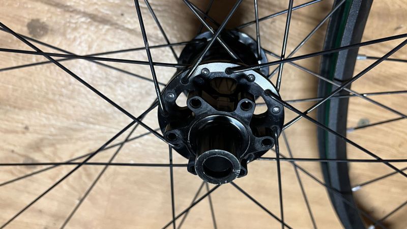 Zapletená kola DT Swiss XR 331 - 1,590g SH, XD