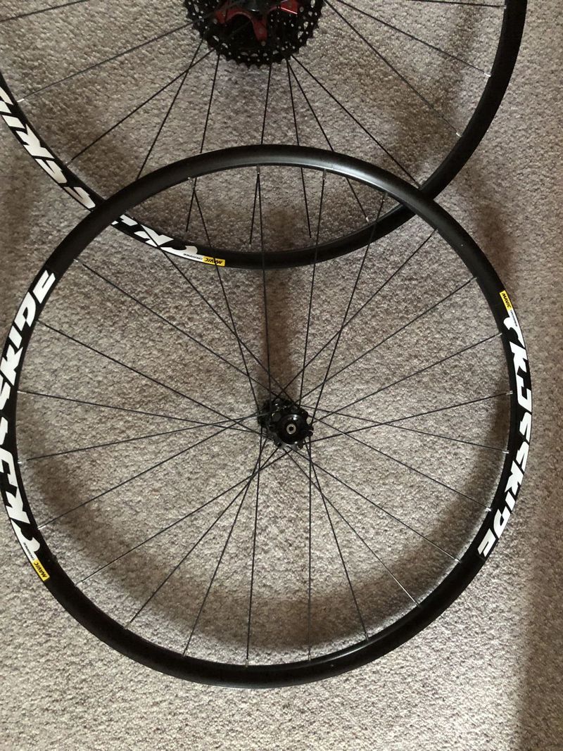 Zapletená kola Mavic CrossRide Lefty