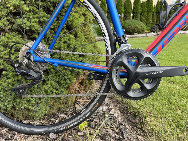 Silnička Haibike – zánovní švihák v top stavu, rok nové komponenty