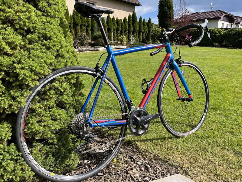 Silnička Haibike – zánovní švihák v top stavu, rok nové komponenty