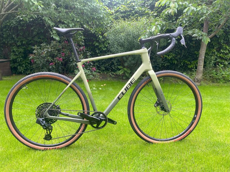 Gravel CUBE Nuroad C:62, SLX, NOVÉ, najeto 200km, karbonový rám, elektrikcká přehazovačka. 8,3 kg