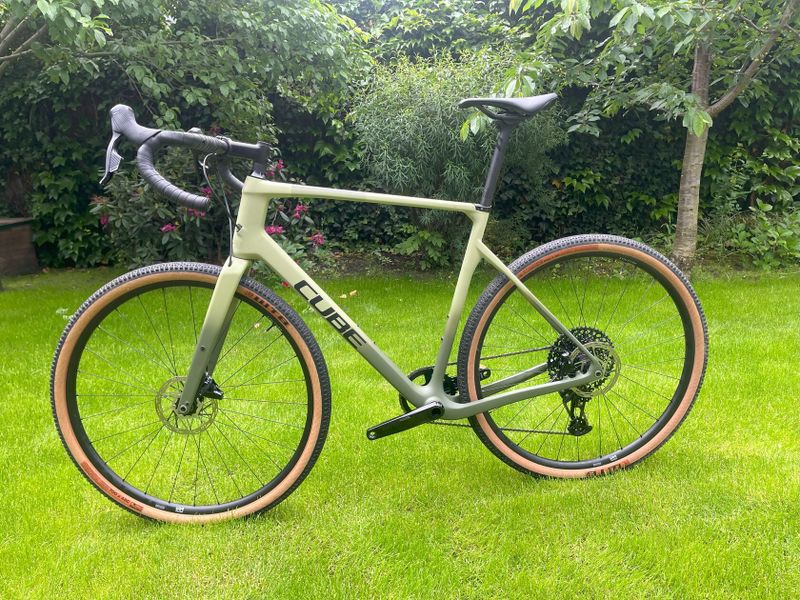 Gravel CUBE Nuroad C:62, SLX, NOVÉ, najeto 200km, karbonový rám, elektrikcká přehazovačka. 8,3 kg