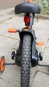 Dětské kolo BTWIN 500 Robot velikost 14", pro děti 3 až 5 let, vybavené stabilizačními kolečky.