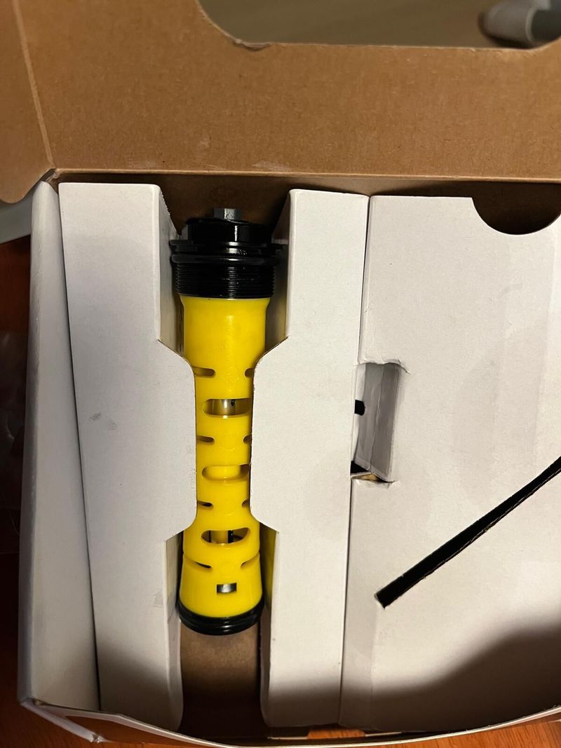 kompresní patrona Rock Shox Recon Gold RL 120mm, 32mm