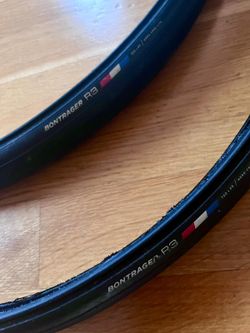 Pláště Bontrager R3 Hard Case Lite 700x25 sada 2ks