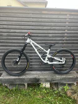 Commencal Clash
