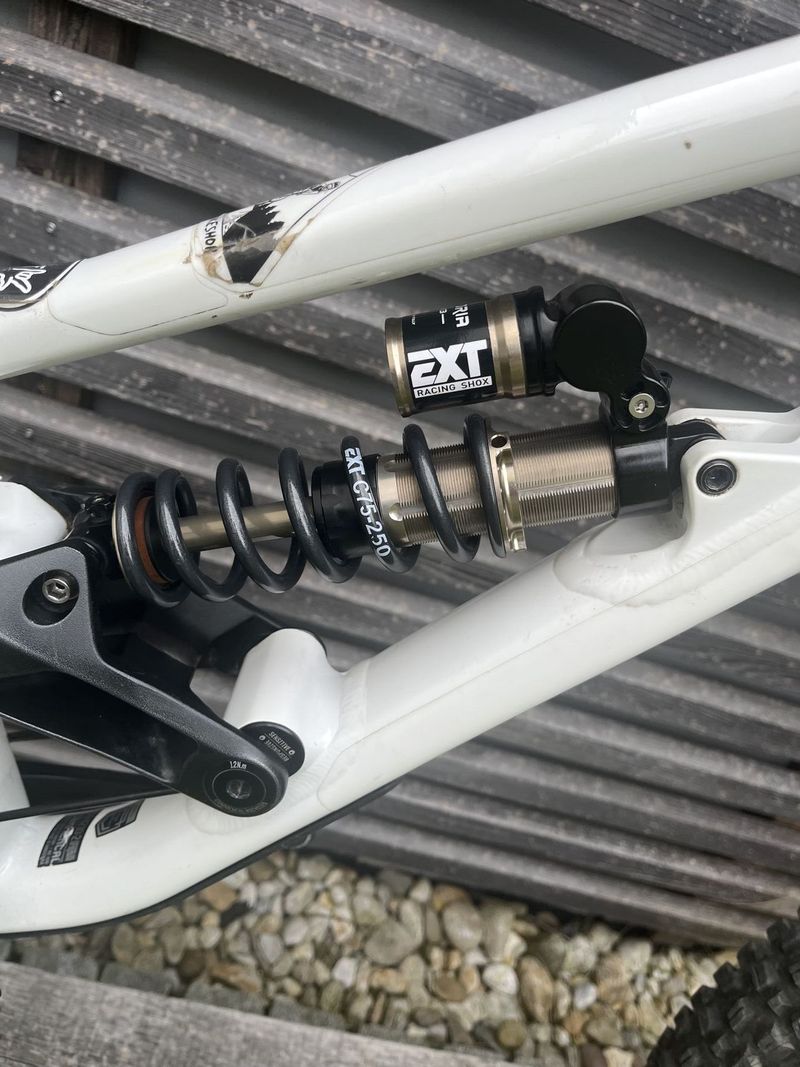 Commencal Clash