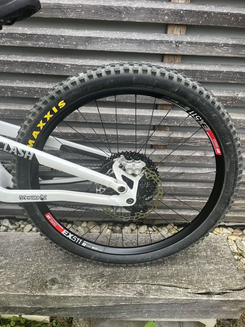 Commencal Clash