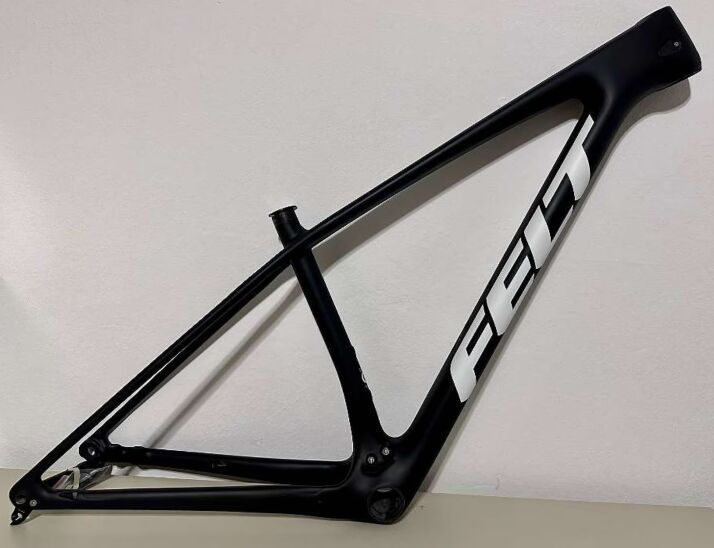 Nabízím NOVÝ karbonový rám Felt ve velikosti M / 29er / boost osa 12x148mm / tapered / 1170g