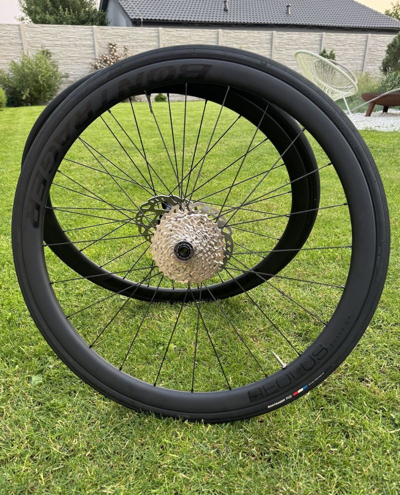 Silniční kola Bontrager Aeolus ELITE 35, karbon OCLV, pro kotoučové brzdy, Tubeless Ready (TLR)