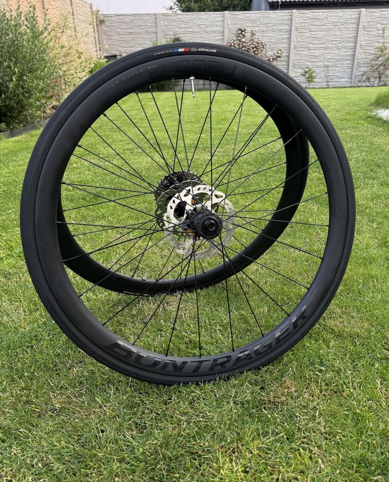 Silniční kola Bontrager Aeolus ELITE 35, karbon OCLV, pro kotoučové brzdy, Tubeless Ready (TLR)