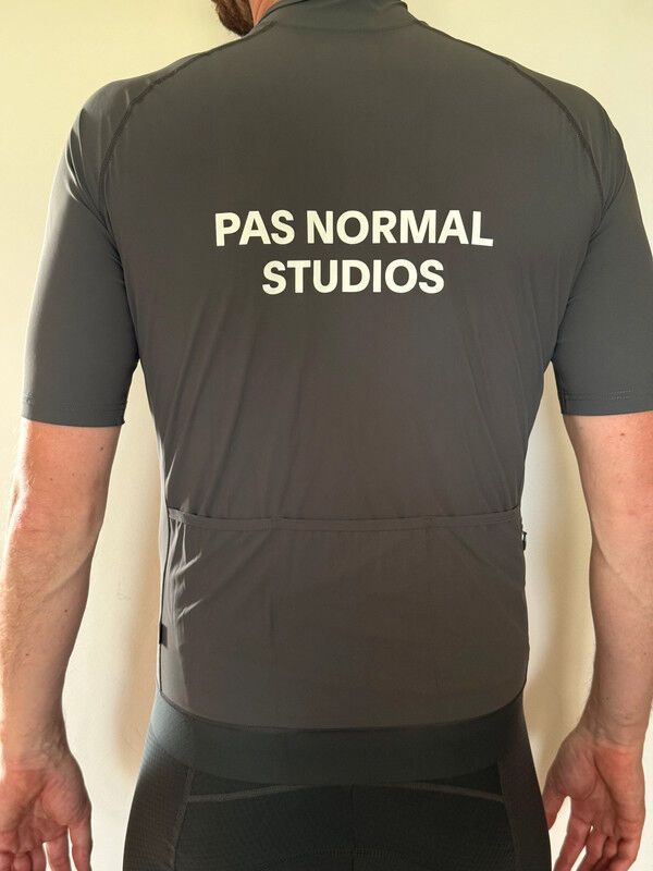 pánské cyklistické šortky bibsy + pánský cyklistický dres Pas Normal Studios ve vel. XL 