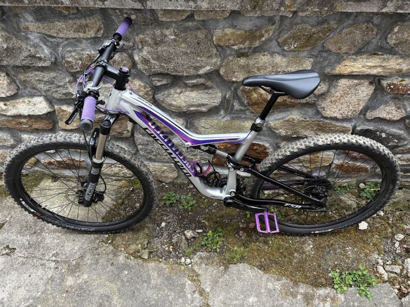 Dámské celoodpružené kolo Specialized Rumor 650b