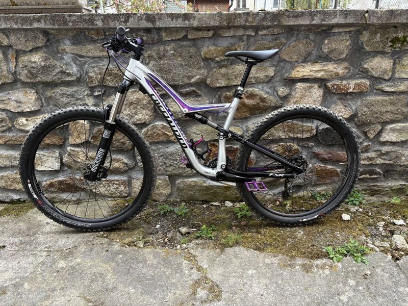 Dámské celoodpružené kolo Specialized Rumor 650b