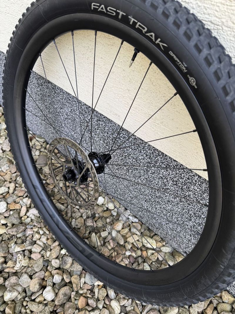 Specialized Roval Traverse HD 350 6B 29”