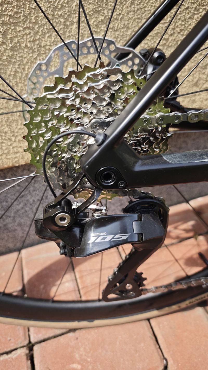 BMC Roadmachine vel. 56, Shimano 105 Di2 2x12
