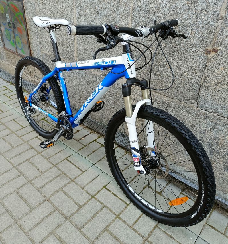 TREK 6500 DEORE+SLX+XT/ROCKSHOX RECON se zamykáním ze řídítek - VEL.M 17"